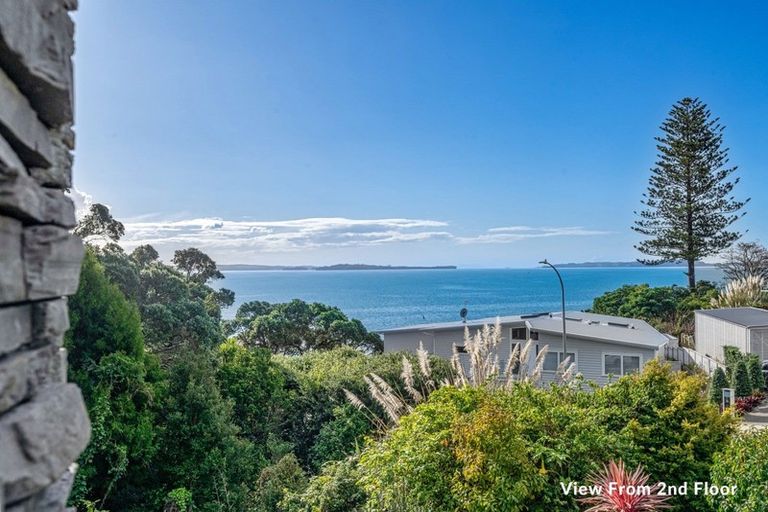 Photo of property in 8 Rangitoto View Road, Cockle Bay, Auckland, 2014