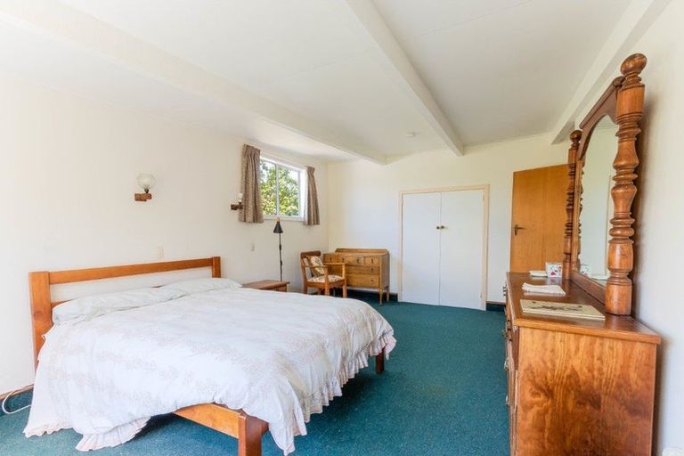 Photo of property in 18 Hunia Street, Marton, 4710