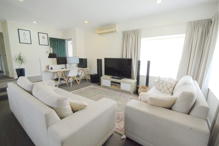 Photo of property in 53 Brylee Drive, Conifer Grove, Takanini, 2112