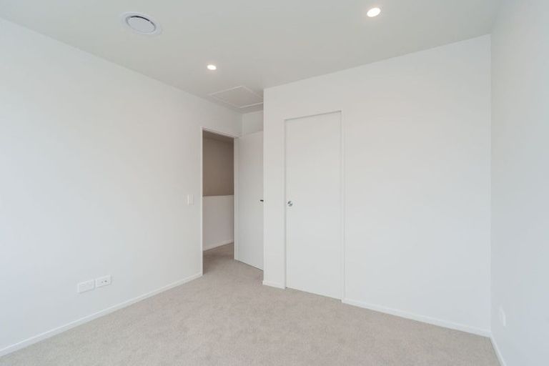 Photo of property in 32 Turtleback Avenue, Whitby, 5024