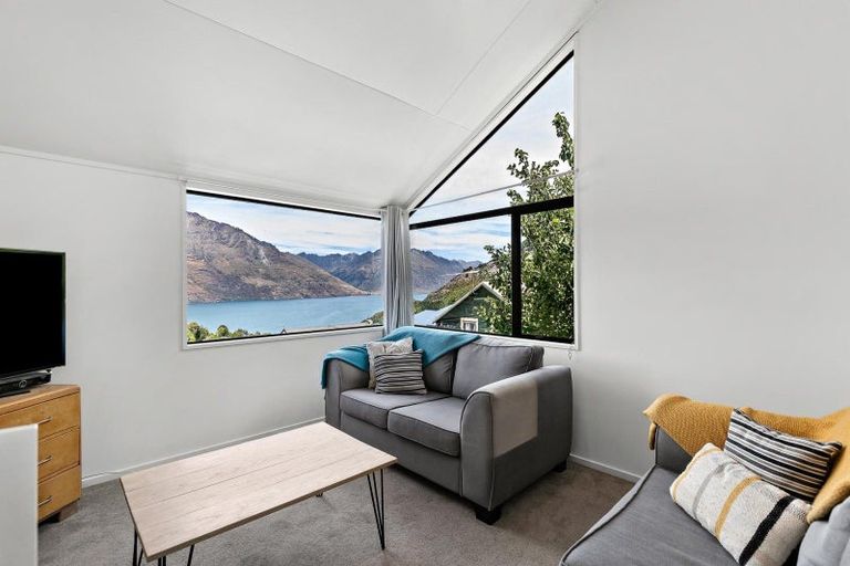 Photo of property in 9b Dart Place, Fernhill, Queenstown, 9300