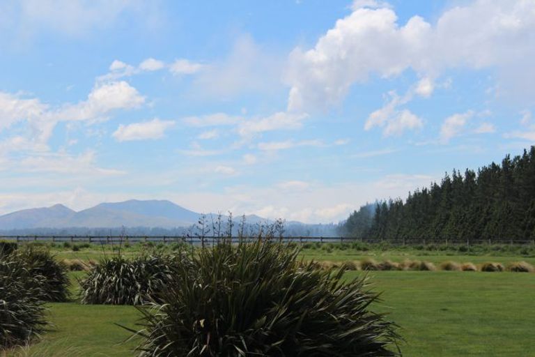 Photo of property in 623 Coleridge Road, Windwhistle, Hororata, 7572