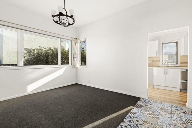 Photo of property in 7 Fallowfield Avenue, Mount Victoria, Wellington, 6011