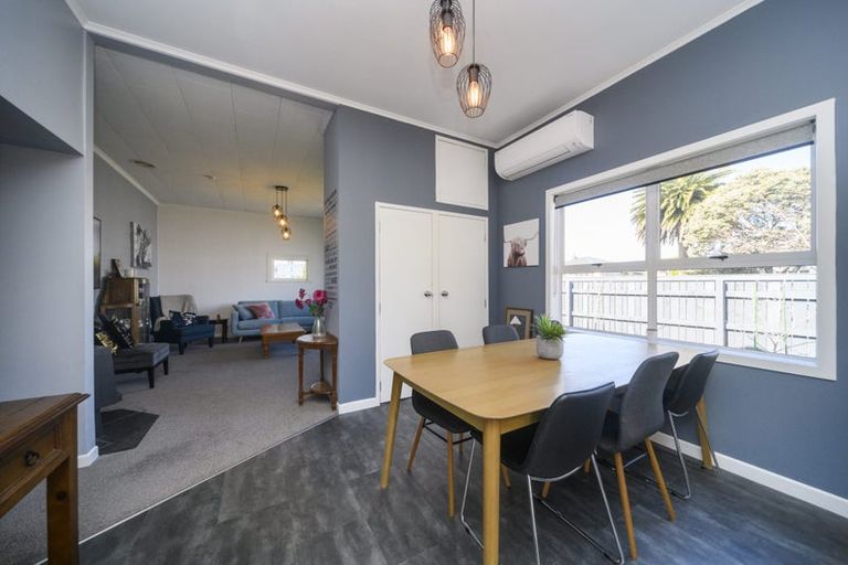 Photo of property in 46 Kingswood Street, Takaro, Palmerston North, 4412