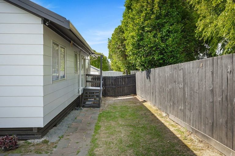 Photo of property in 2/4 Kahikatea Place, Ranui, Auckland, 0612