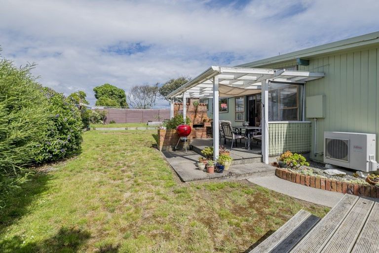 Photo of property in 8 O'rourke Place, Otaki Beach, Otaki, 5512