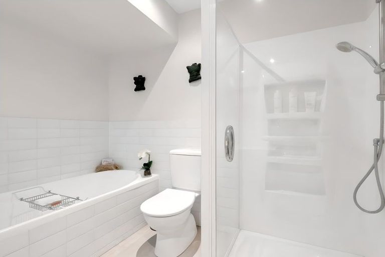 Photo of property in 19j Kabul Street, Khandallah, Wellington, 6035