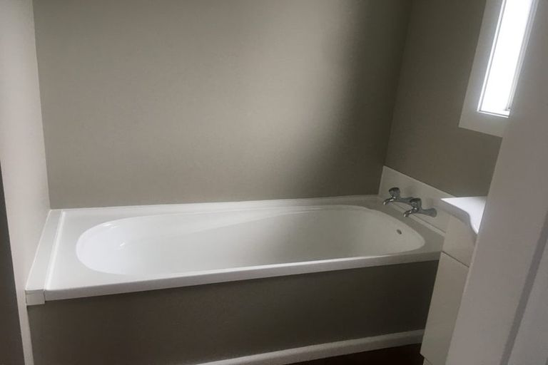 Photo of property in 44 Dunstan Crescent, Hornby, Christchurch, 8042