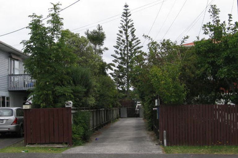 Photo of property in 214a Birkdale Road, Birkdale, Auckland, 0626