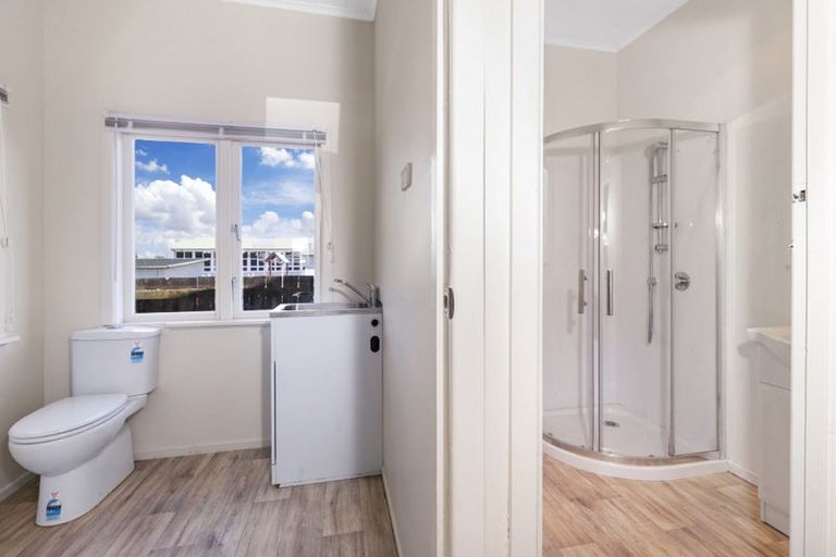 Photo of property in 2/461 Great South Road, Opaheke, Papakura, 2113