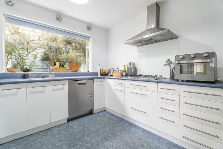 Photo of property in 16 Truscott Avenue, Johnsonville, Wellington, 6037