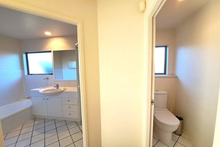 Photo of property in 1/2 Tobruk Crescent, Milford, Auckland, 0620