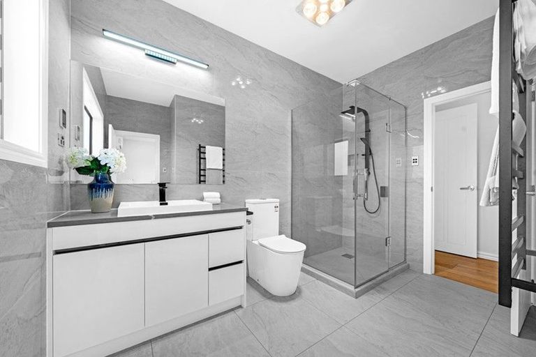 Photo of property in 66a Marine Parade, Mellons Bay, Auckland, 2014