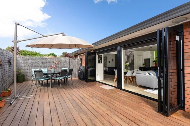 Photo of property in 83 Sandwich Road, St Andrews, Hamilton, 3200