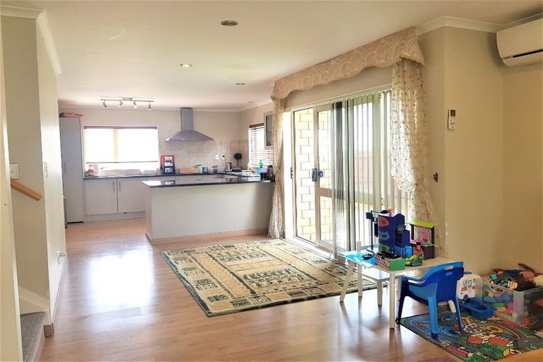 Photo of property in 16 Tavua Lane, Ranui, Auckland, 0612