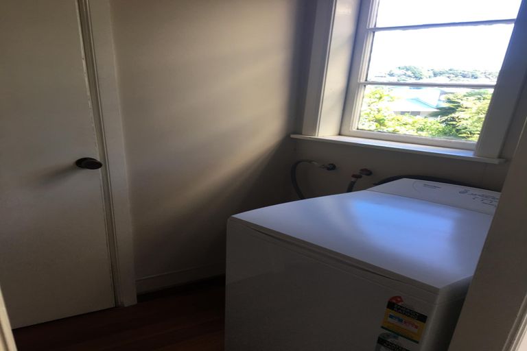 Photo of property in 25 Shortland Street, Regent, Whangarei, 0112