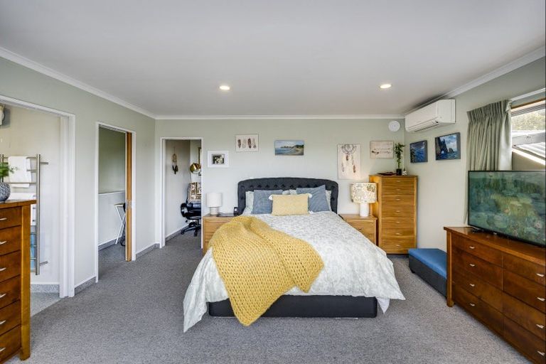 Photo of property in 16 Lucknow Terrace, Hospital Hill, Napier, 4110