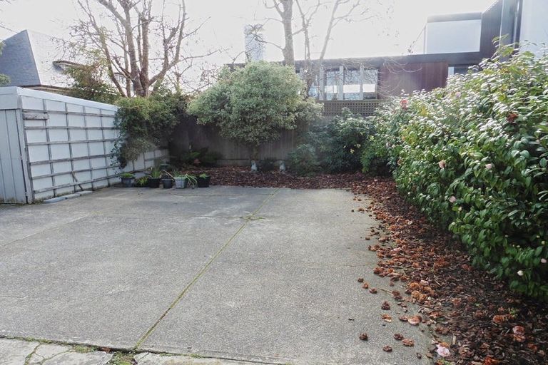 Photo of property in 4/111 Aikmans Road, Merivale, Christchurch, 8014