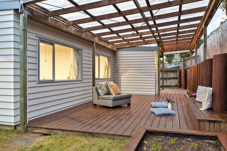 Photo of property in 9 Cityview Place, Massey, Auckland, 0614