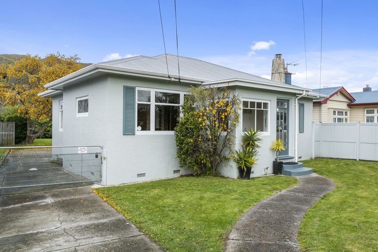 Photo of property in 156 Waiwhetu Road, Waterloo, Lower Hutt, 5011