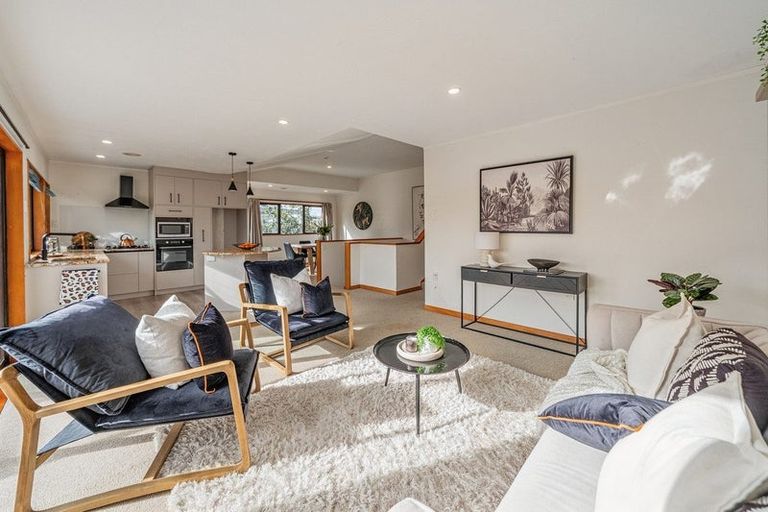 Photo of property in 16a Parklands Drive, Karori, Wellington, 6012