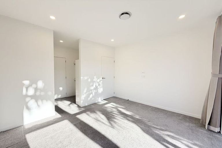 Photo of property in 13a King Richard Place, Browns Bay, Auckland, 0630