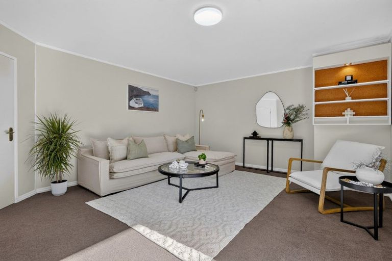 Photo of property in 873 Waitakere Road, Kumeu, 0891