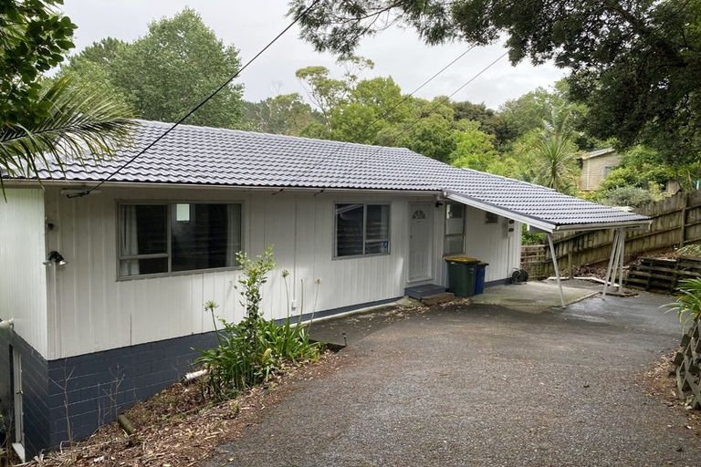 Photo of property in 1040 East Coast Road, Fairview Heights, Auckland, 0630