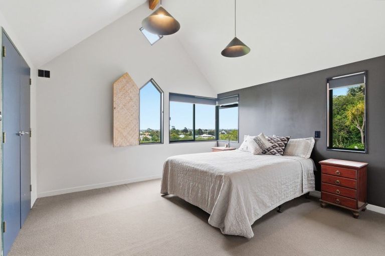 Photo of property in 8 Wairere Road, Bastia Hill, Whanganui, 4500