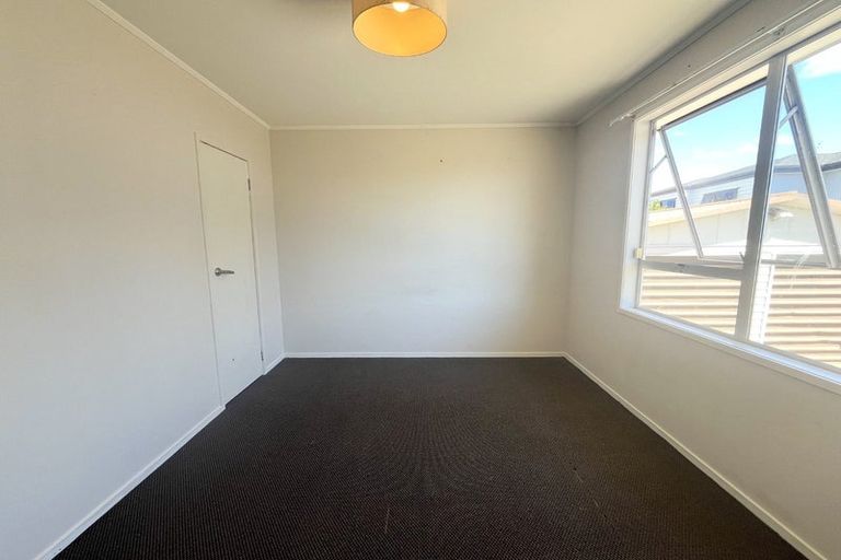 Photo of property in 3 Adel Place, Weymouth, Auckland, 2103