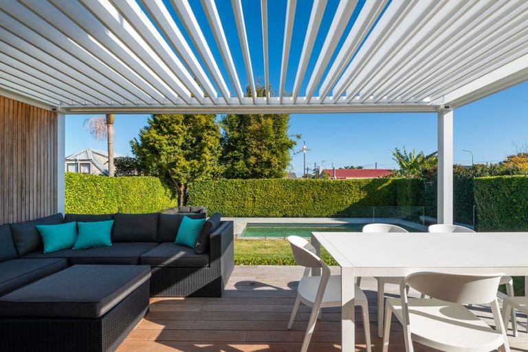 Photo of property in 9 Coronation Street, Belmont, Auckland, 0622