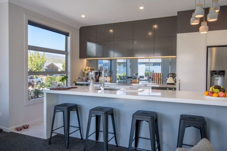 Photo of property in 15 De Bettencor Place, Mount Pisa, Cromwell, 9383