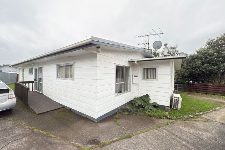 Photo of property in 418a West Coast Road, Glen Eden, Auckland, 0602