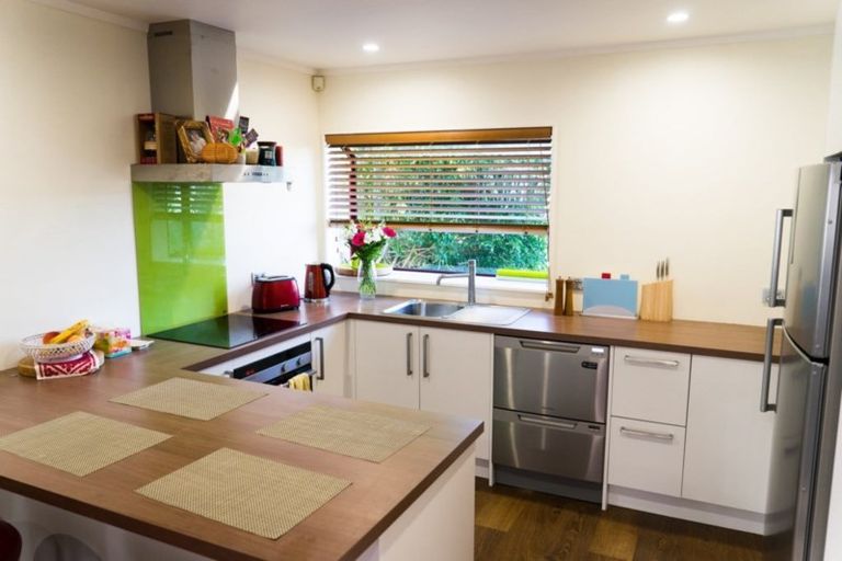 Photo of property in 9 Kura Place, Torbay, Auckland, 0630