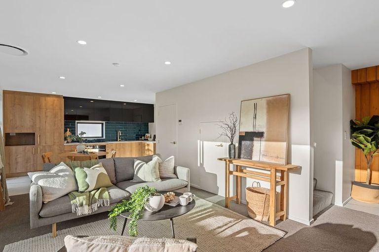 Photo of property in 2/142 Main Road North, Papanui, 8052