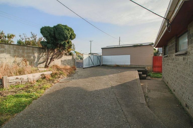 Photo of property in 15 Blackwater Street, Bluff, 9814