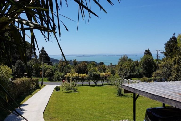 Photo of property in 28 Tane Road, Laingholm, Auckland, 0604