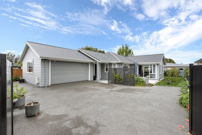 Photo of property in 16 West Place, Greenmeadows, Napier, 4112