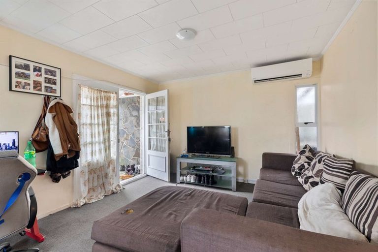 Photo of property in 1/28 Alfriston Road, Manurewa East, Auckland, 2102