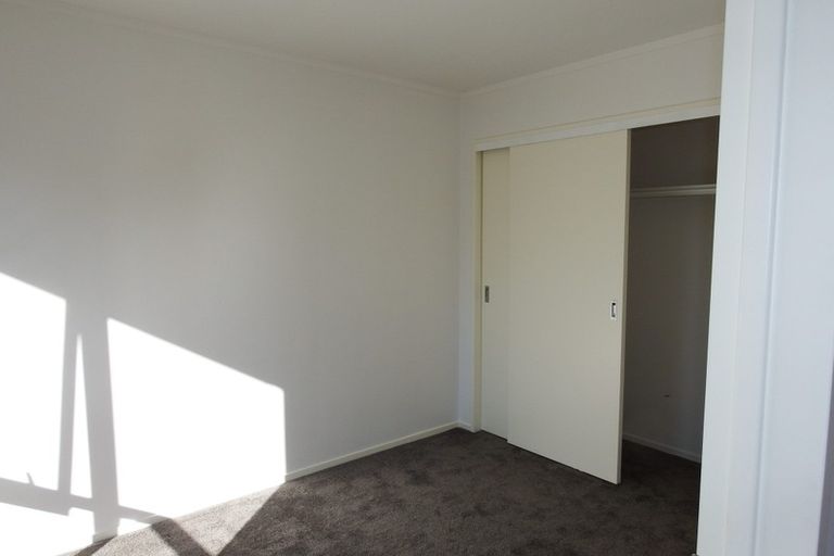 Photo of property in The Haven, 15/120 Beach Haven Road, Beach Haven, Auckland, 0626