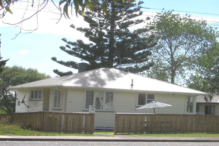 Photo of property in 58 Tonar Street, Northcote, Auckland, 0627