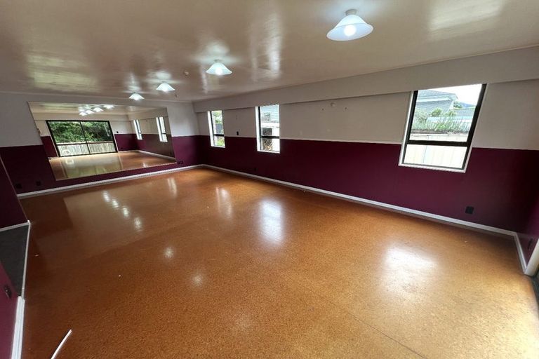 Photo of property in 25 Ngatitoa Street, Tawa, Wellington, 5028