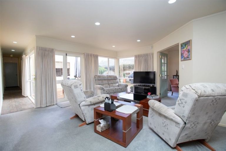 Photo of property in 21 Moreland Avenue, Pukete, Hamilton, 3200