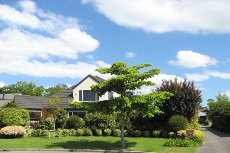 Photo of property in 16 Parkham Drive, Burnside, Christchurch, 8053