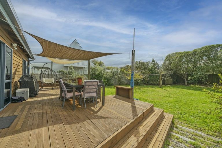 Photo of property in 15 Pipi Dune, Whitianga, 3510