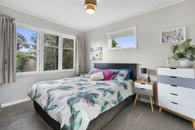 Photo of property in 298 Shakespeare Street, Leamington, Cambridge, 3432