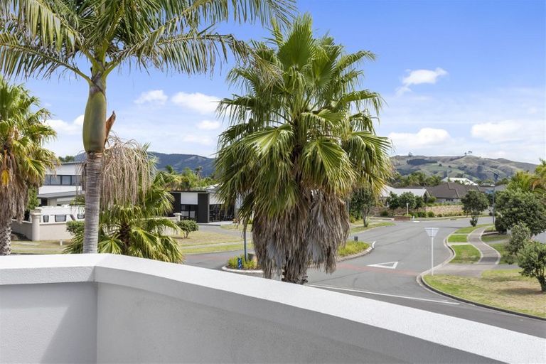 Photo of property in 5 Calypso Drive, Papamoa Beach, Papamoa, 3118