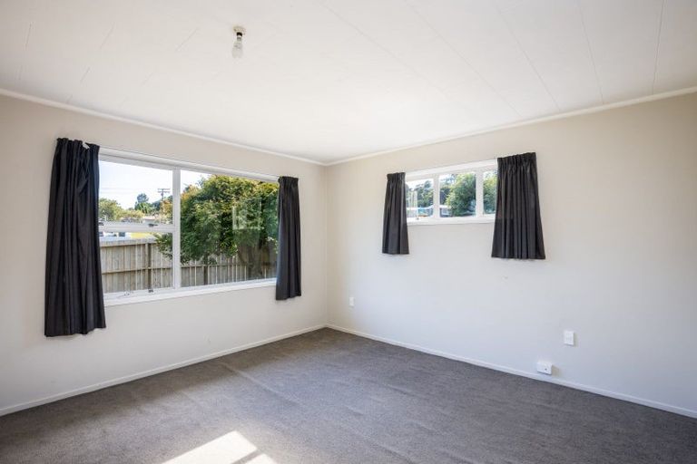 Photo of property in 235 Heta Road, Merrilands, New Plymouth, 4312
