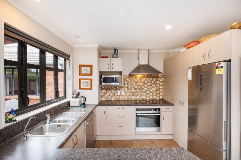 Photo of property in 78 Geneva Terrace, Kelvin Grove, Palmerston North, 4414