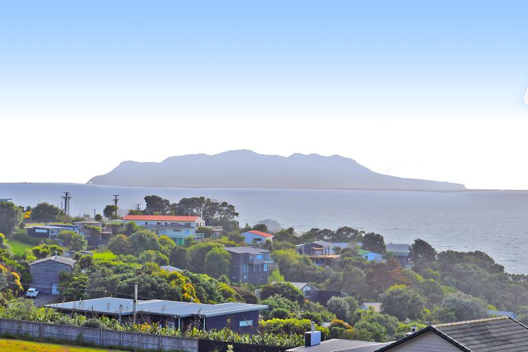 Photo of property in 50 Lax Crescent, Leigh, 0985